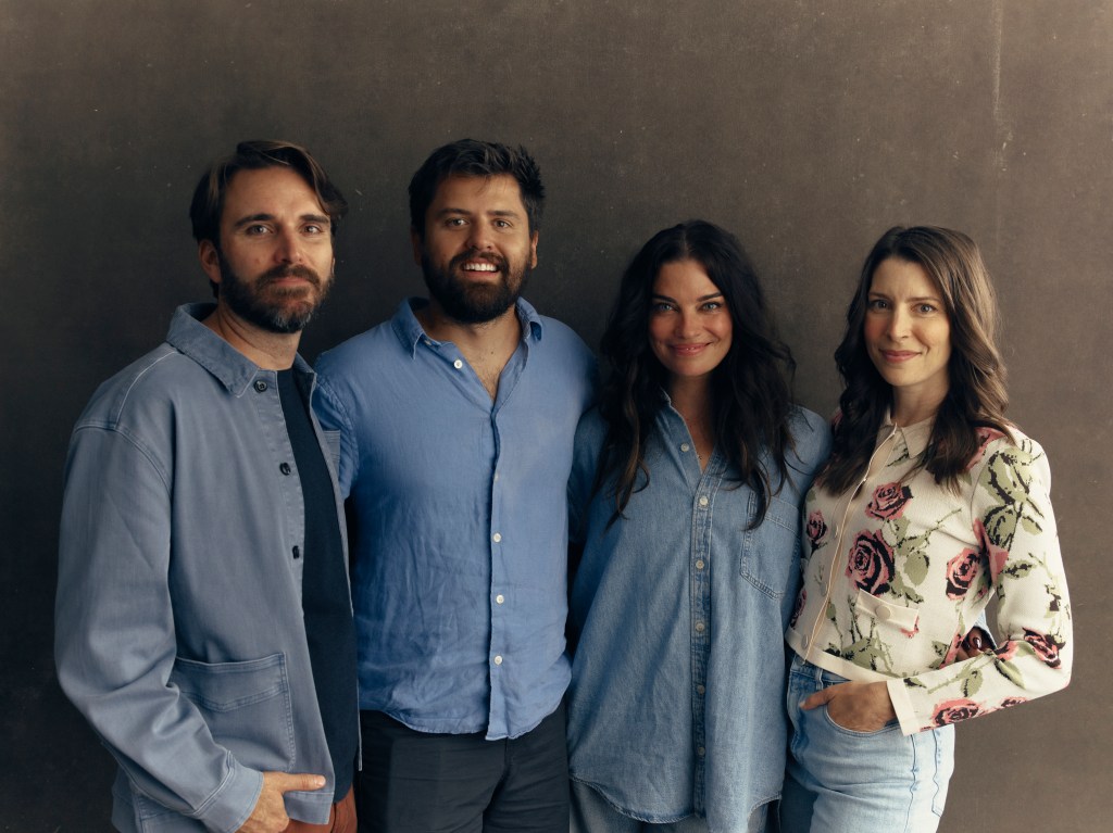 Annie Murphy Talks About New Comedy 'All That She Wants' (VIDEO)