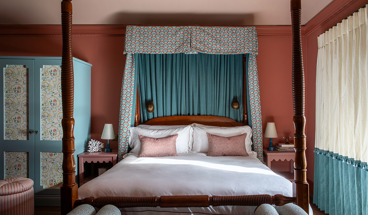 Aoibh&iacute;n Garrihy and John Burke celebrate big win for their hotel
