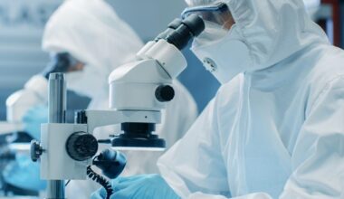 Microscopic peptide droplets reduce colorectal tumor growth in mice