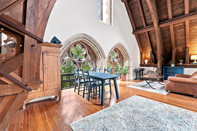 Living/dining area