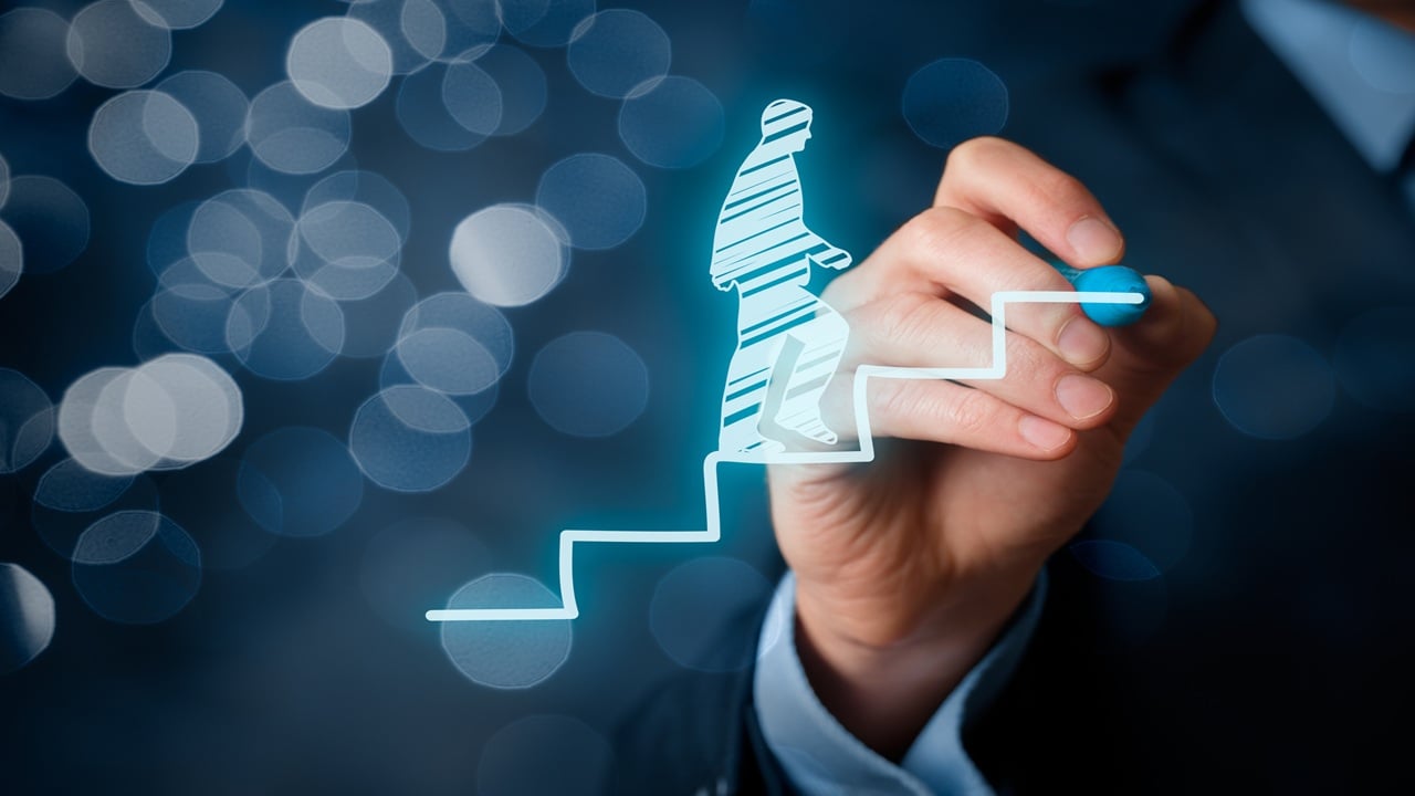From Hotel Helper to a Rs 32 Lakh Portfolio