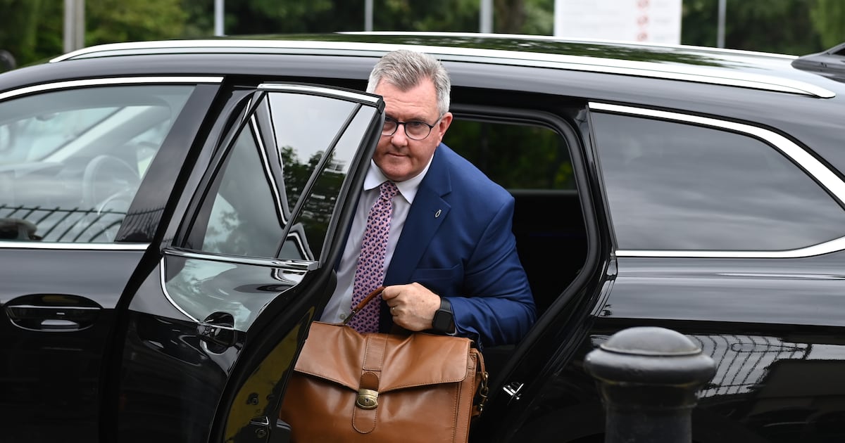 Stormont review receives no reports of inappropriate behaviour by Jeffrey Donaldson – The Irish Times