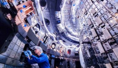 While a human operator reacts to a fusion plasma in seconds and its instabilities grow in thousandths of one, a controller ran a San Diego tokamak’s six microwave heaters 50 times a second, called a magnetic tear 200 milliseconds early and put current where it would have formed