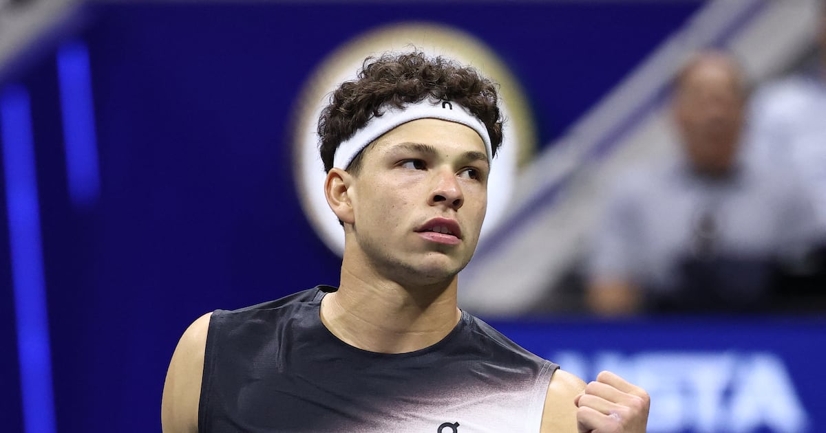 Ben Shelton stuns defending champion Carlos Alcaraz in 3.33am US Open finish – The Irish Times