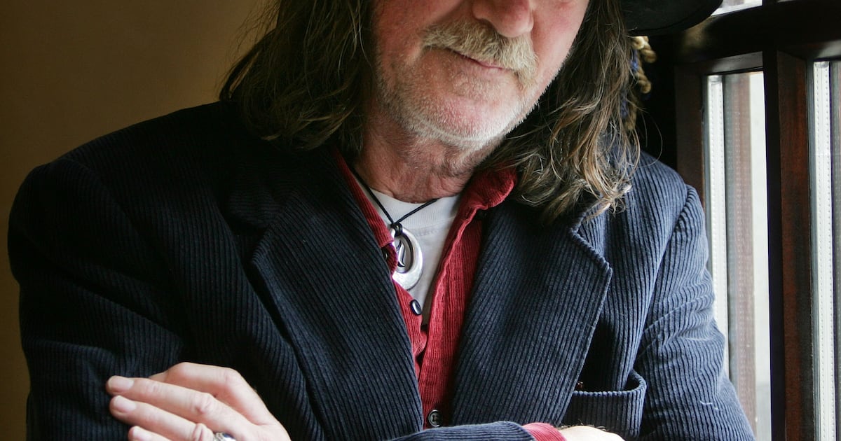 Paddy Keenan: Bothy Band uilleann piper dies aged 76 – The Irish Times