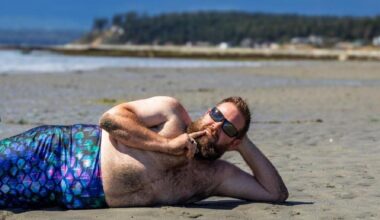 Cheeky Comox Valley calendar makes a splash for men’s mental health