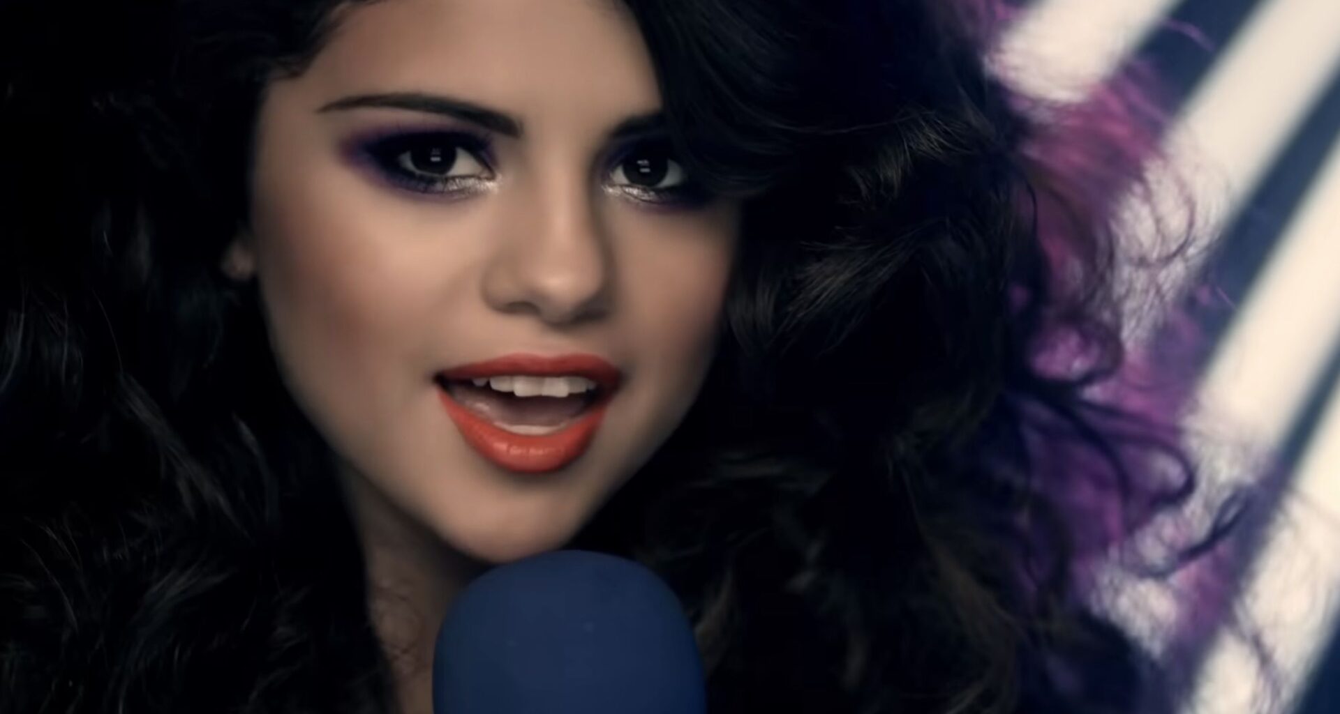 Selena Gomez Really, Really Doesn’t Love Your Instagram Throwback Posts (And There’s A Good Reason)