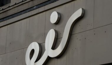Eir pensioners win right to run candidate for trustee positions – The Irish Times