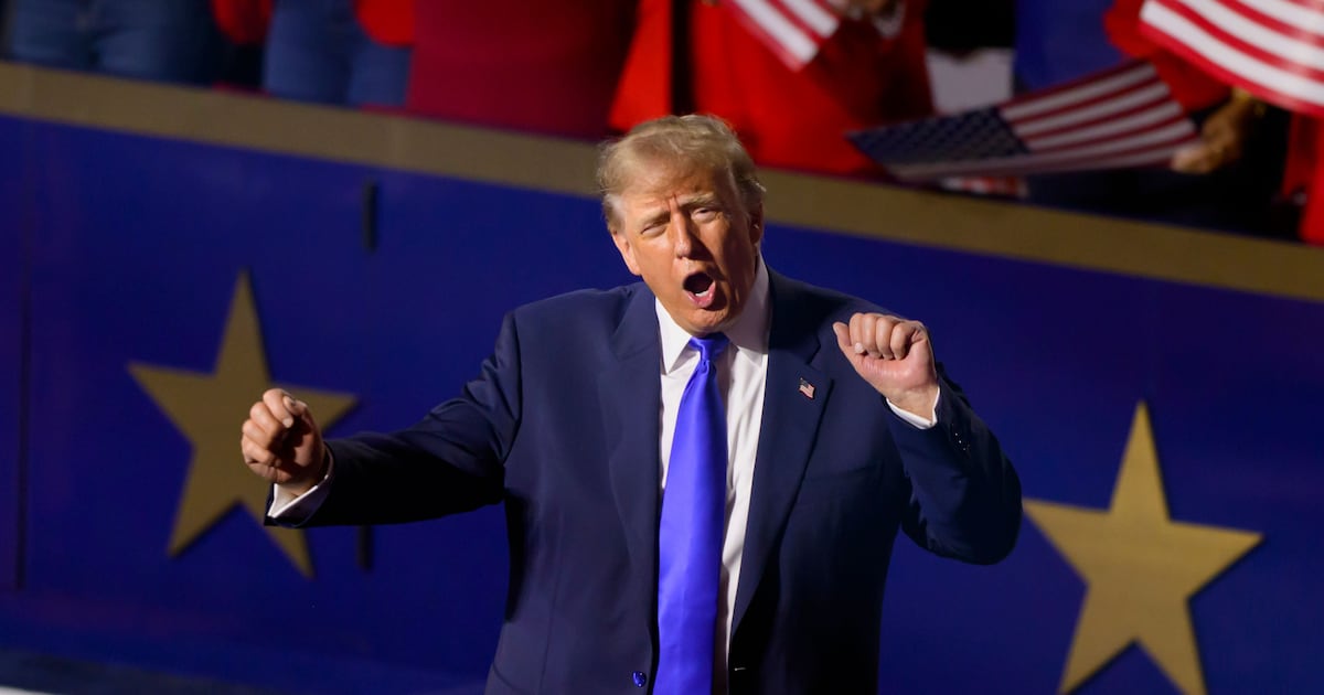 Trump pledges $5,000 for each US citizen if Republicans win midterms during rambling speech – The Irish Times