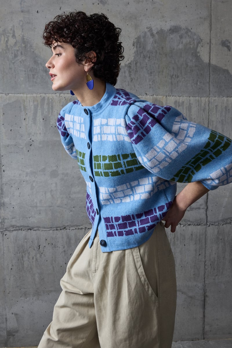 Urban Aran autumn-winter 2026: Fine merino sculpted-edge shoulder barrell, €395