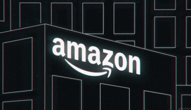 Amazon wants to help the Colorado River, but we still don’t know how much water the company uses 