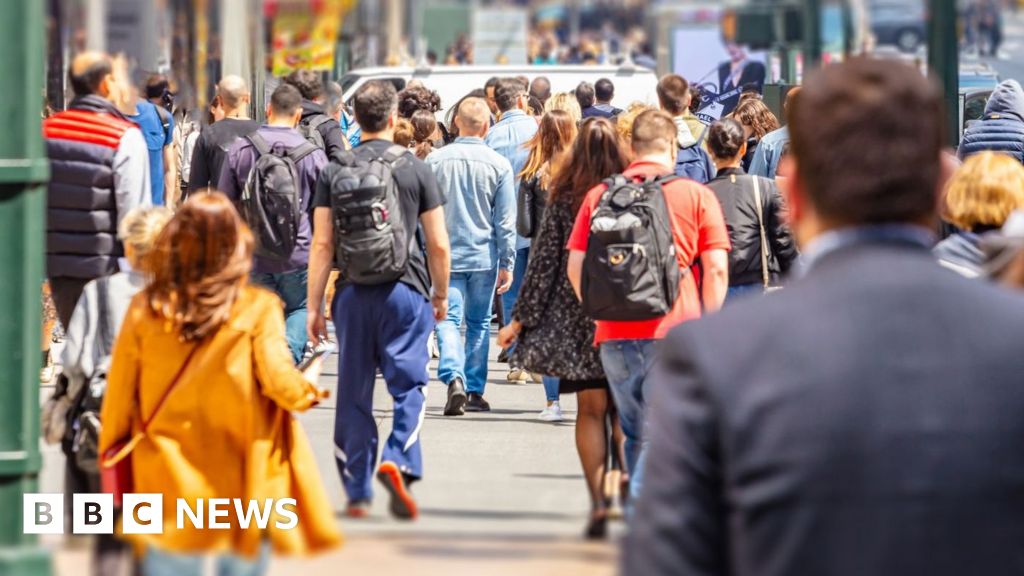 US borrowing costs hit highest level since 2007 as oil prices jump - BBC