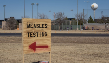 US measles cases hit 3,134 as leaders feud over death count