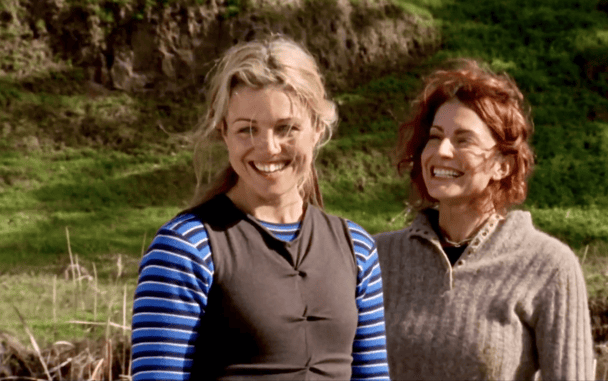 Tess and Stevie in McLeod's Daughters.