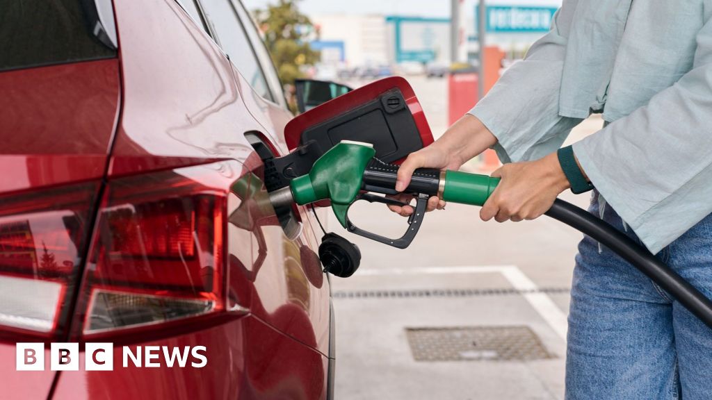 Interest rates held but Bank signals rise if energy prices stay high - bbc.com