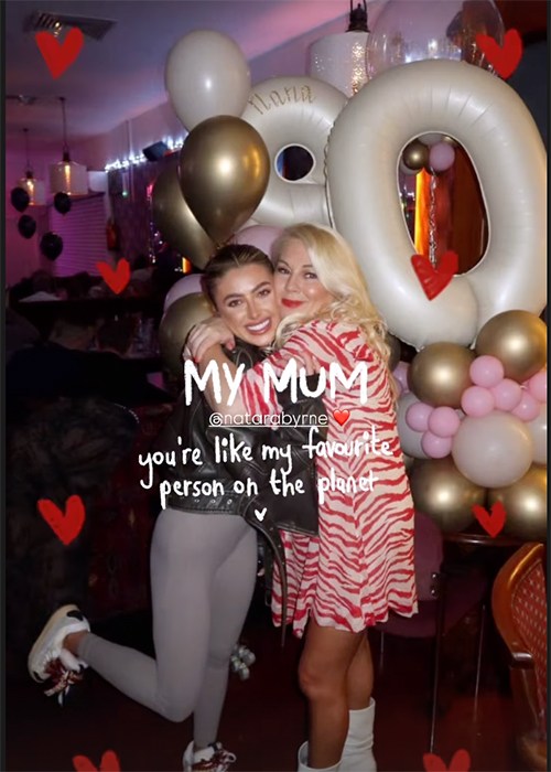 Chloe Ormond and her mum Natara Byrne. Pic: Chloe Ormond / Instagram