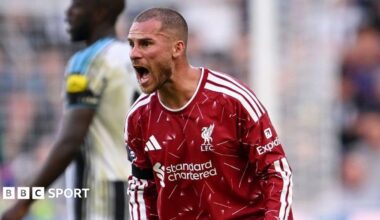 Alexis Mac Allister reacts during a Premier League match between Newcastle United and Liverpool
