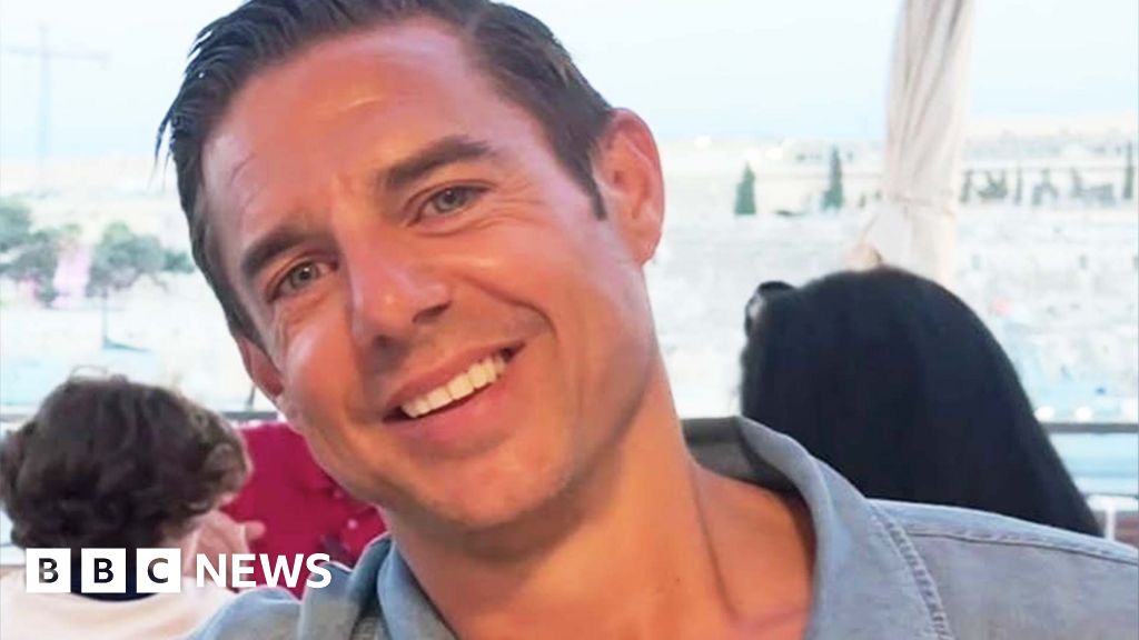 Met was negligent and reckless, sisters of 'Putney pusher' suspect tell BBC - BBC