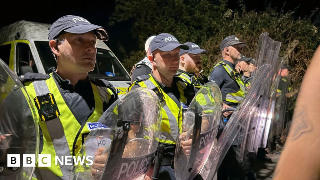 Man in court following anti-migrant protests in Portsmouth - bbc.com