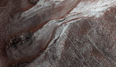 Scientists Thought Ancient Water Carved Martian Gullies. New Analysis Says Otherwise