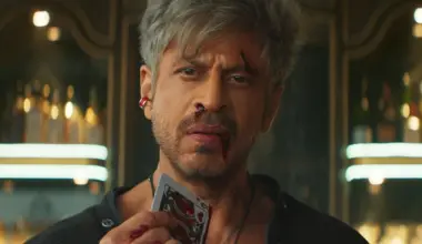 Shah Rukh Khan stays India's richest actor with Rs 10,000 crore; Amitabh Bachchan No. 2 on Hurun Rich List