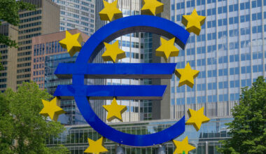 Financial analyst on ECB hike: Interest rates are rising... what should you do?
