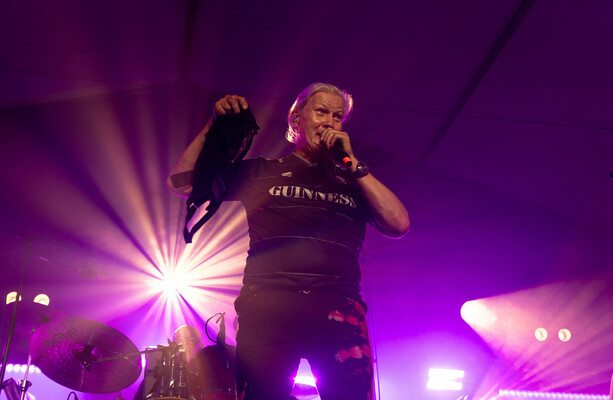 A black bra thrown onstage and Hold Me Now four times as Johnny Logan belts it out for Bohs