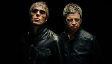 How do the prices of Oasis Slane tickets compare to the other Live '27 tour dates?