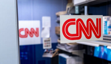 Trump bans CNN and other major newsrooms from the White House