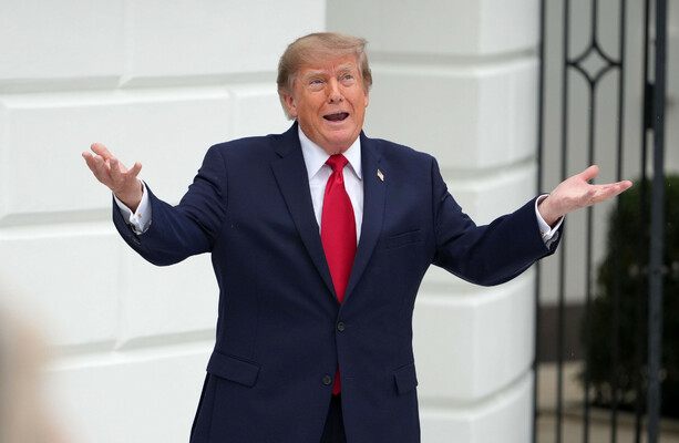 Trump left inaudible as top US broadcasters suspend coverage over White House media ban