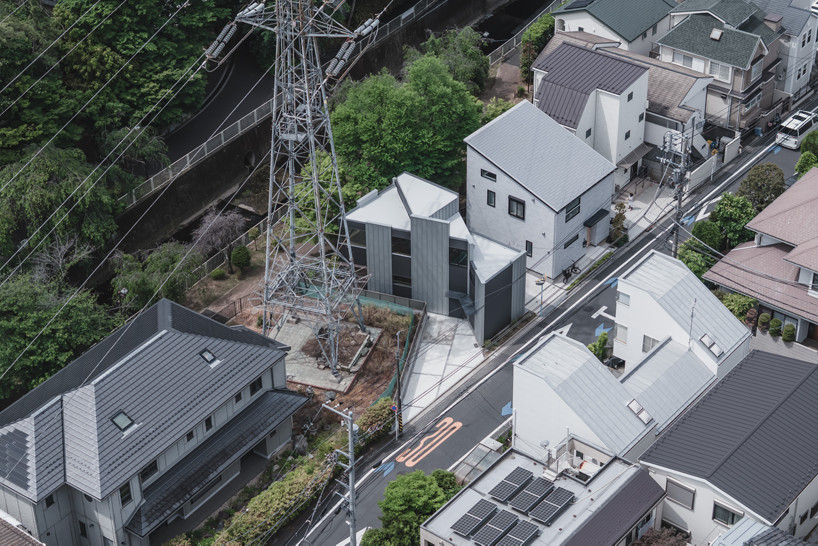 IGArchitects builds tokyo house from field of structural timber walls - 1