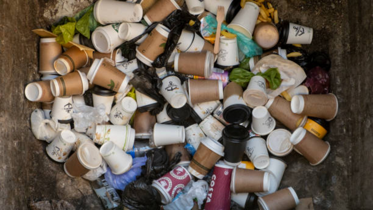 Coffee cups are particularly useful because they contain high-quality fibre. How coffee cups became road material<br><br>