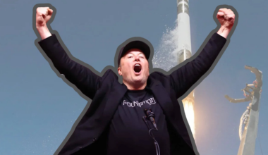 SpaceX Rises 4% as Pivotal Research Launches Coverage at $220, Intuitive Machines Climbs 5%, Rocket Lab Gains 3%