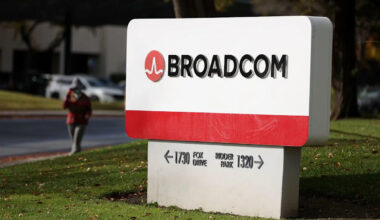 Broadcom Sees $230B In AI Revenue By 2028, Driven By 'Geniuses' OpenAI, Anthropic: Analyst Says Some Risks Remain Unresolved