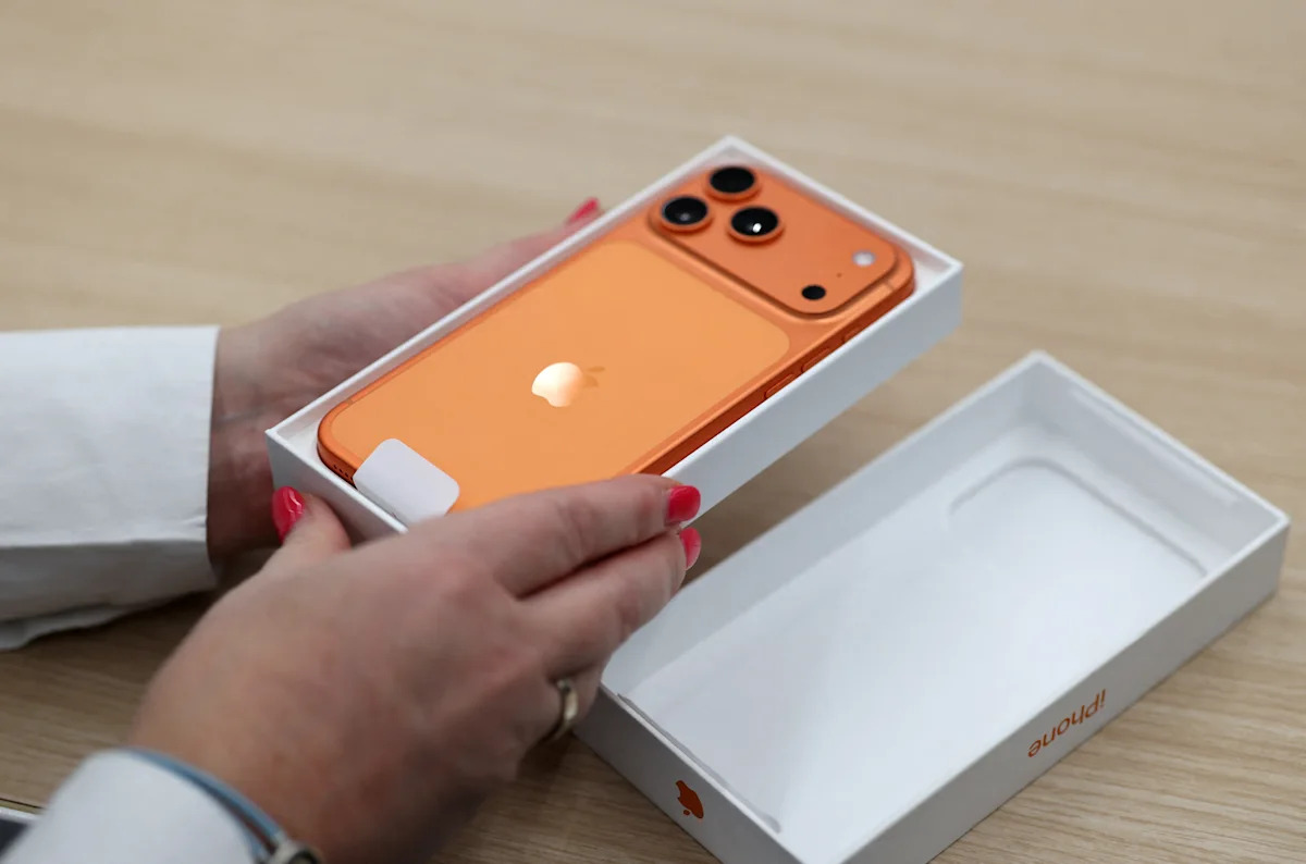Why Apple investors probably don't need to worry about a $2,000 iPhone price tag