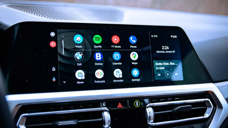 Car entertainment system displaying Android Auto apps.