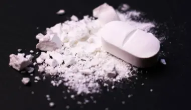 Crushing drugs can reduce efficacy, worsen side effects, say pharmacists
