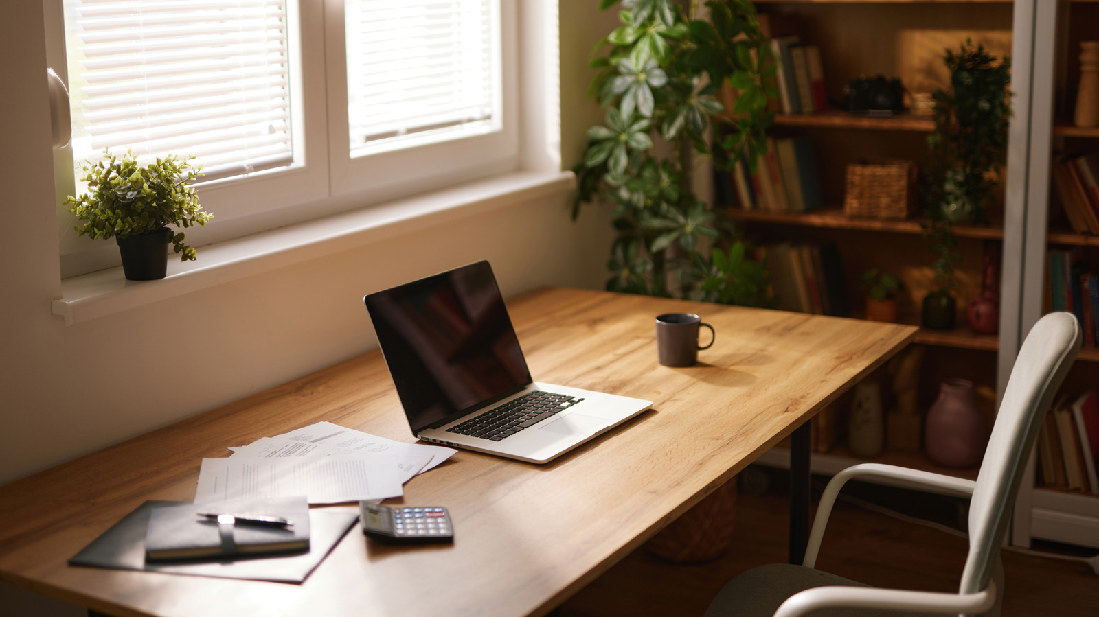 12 Fun Mini Gadgets For Your Home Office Desk