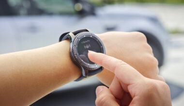 4 Galaxy Watch Apps That Can Work With Your Car