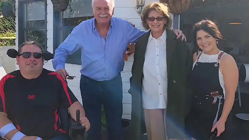 Marty Whelan celebrates Hall of Fame Award in Donegal
