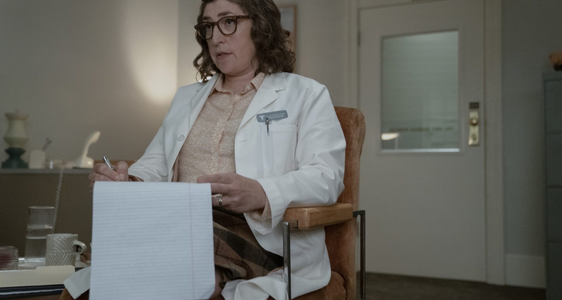 Stuart Fails: Bialik on Going from Psychiatrist to Superhero Wife