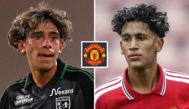 Mezian Mesloub, JJ Gabriel with Man Utd badge
