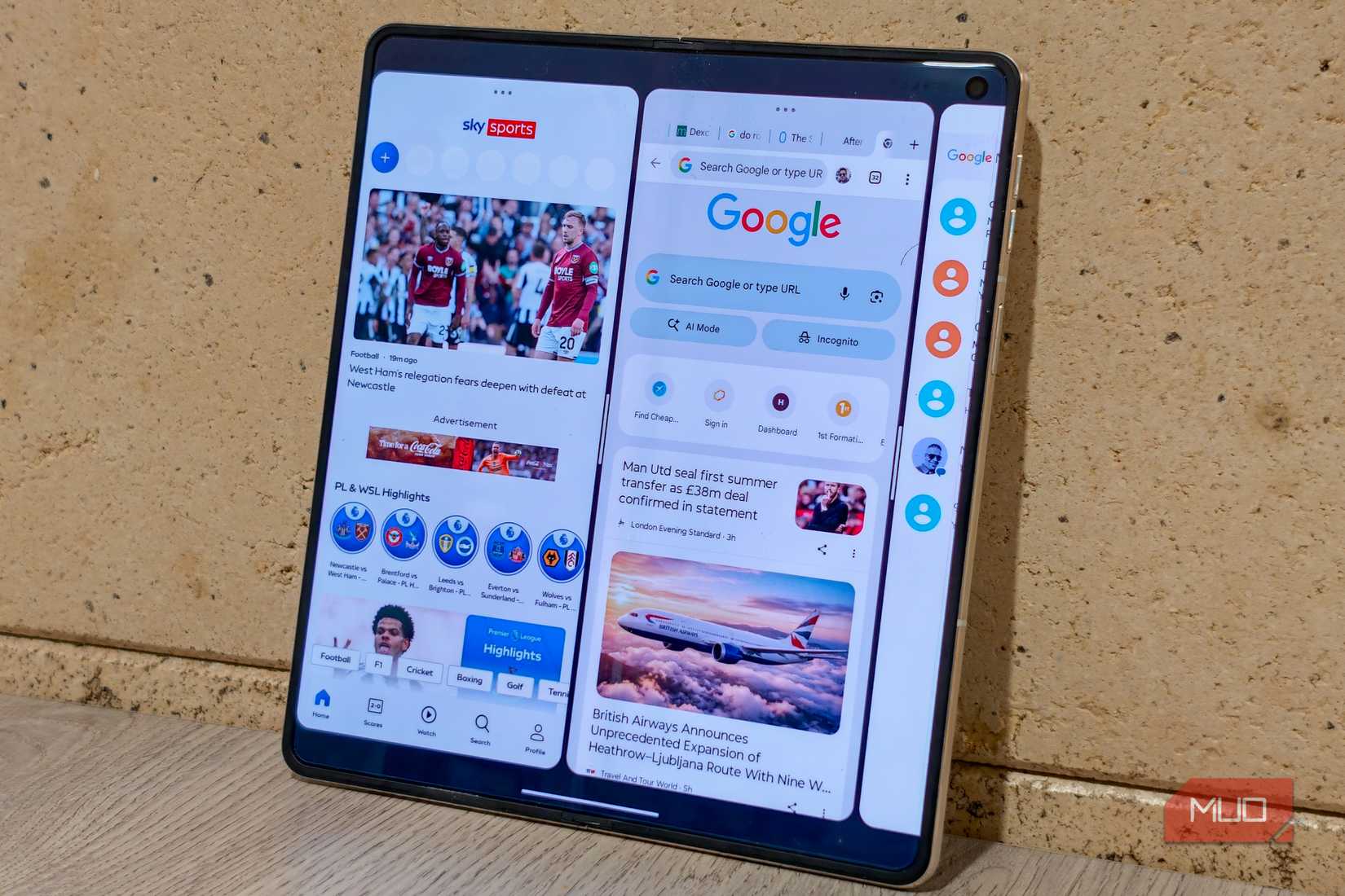 Multitasking on the Motorola Razr Fold
