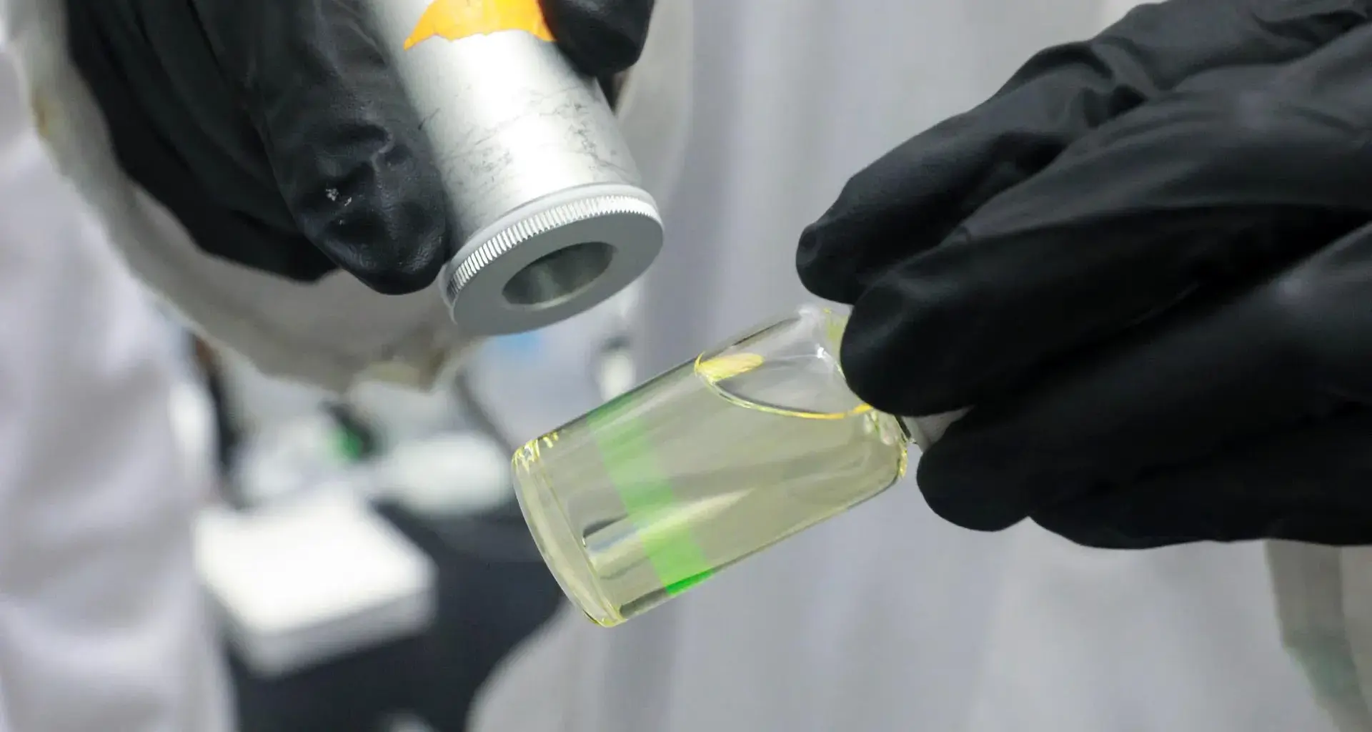 New nanoparticles make hidden chemical differences light up