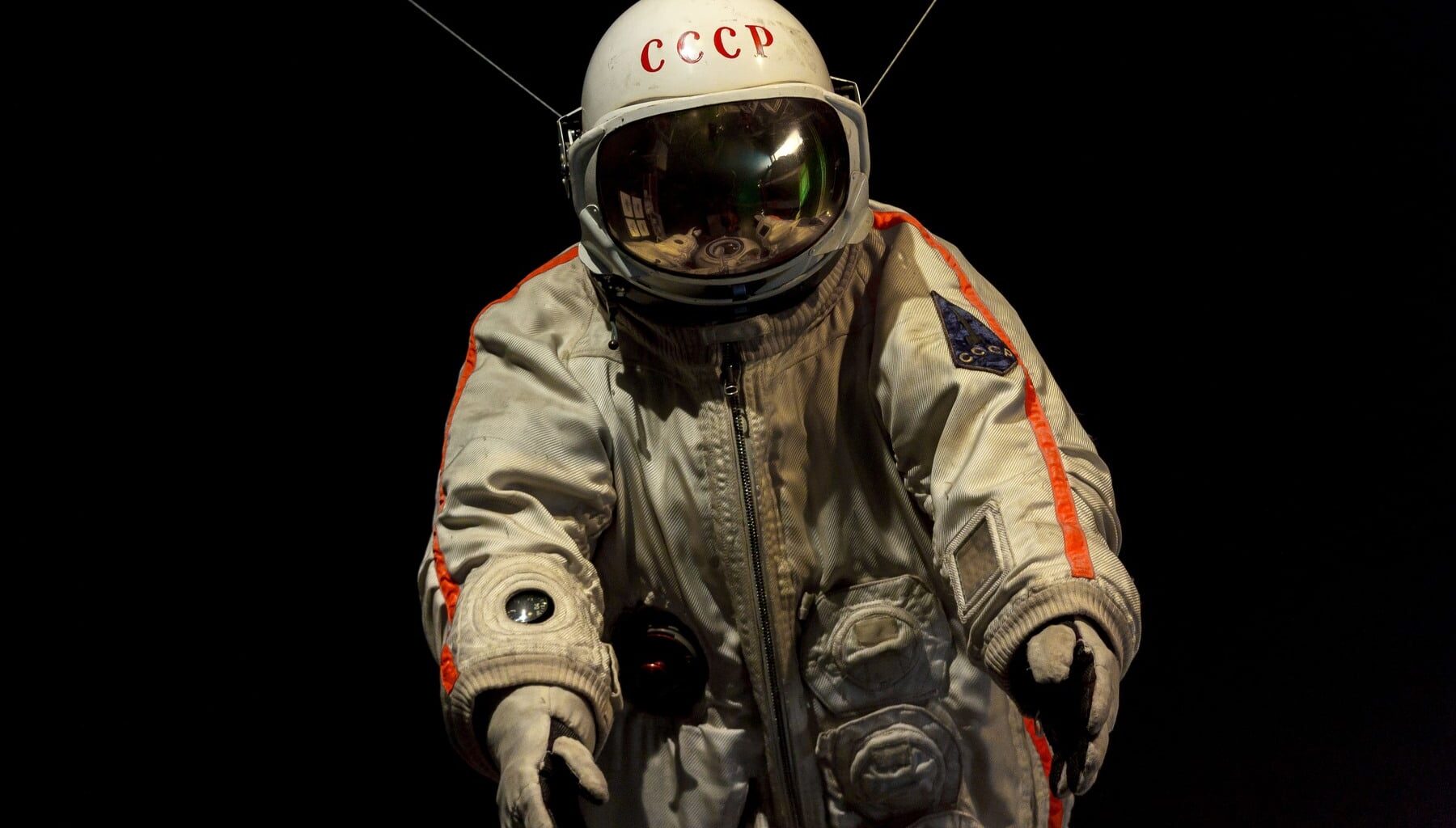 From January 1994 to March 1995, cosmonaut-physician Valeri Polyakov spent 437 consecutive days aboard Mir, circling Earth 7,075 times and travelling nearly 187 million miles to test whether a human could endure a Mars-length mission—and more than three decades later, no one has broken his record for a single continuous spaceflight.