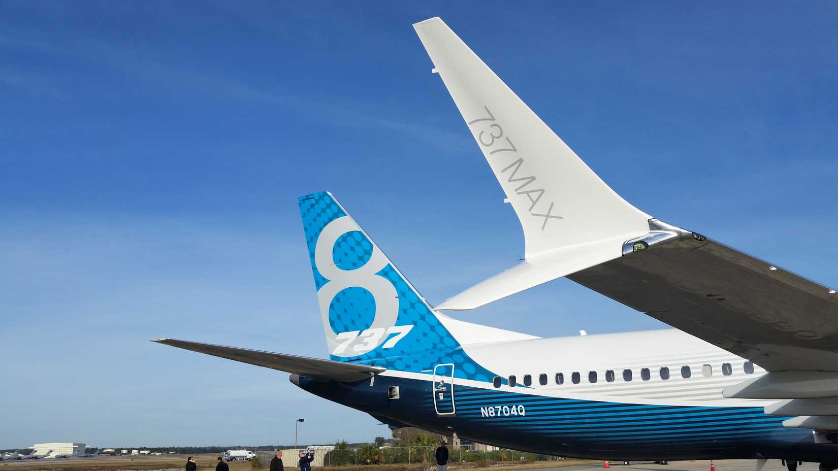 boeing 737 max 8 wingtip