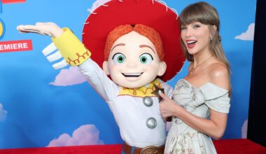 Taylor Swift Receives CMA Nomination for Single of the Year