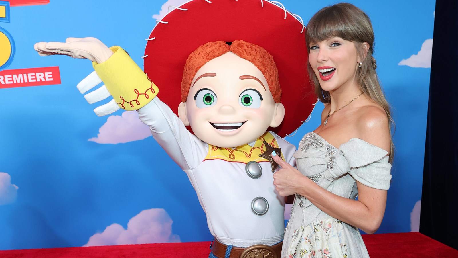 Taylor Swift Receives CMA Nomination for Single of the Year