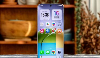 I held the first truly bezel-free phone