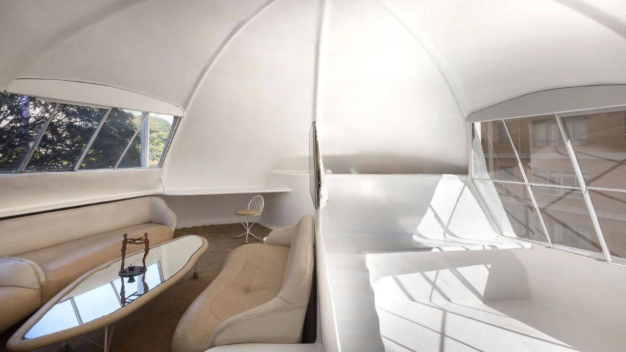 Interiors of Casa Bola. Image Credit: ABERTO The 5-year construction created a fascinating interior of the UFO-house